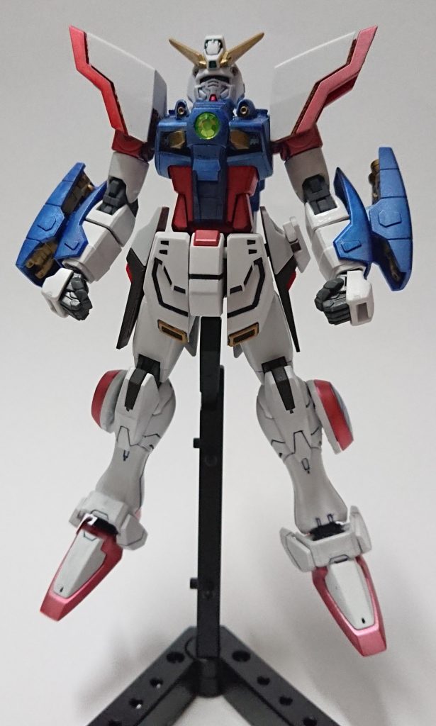 ノーマルモード。割りとデスティニーのパーツそのままの箇所が多いですが、ちゃんとシャイニングに見えますでしょうか。