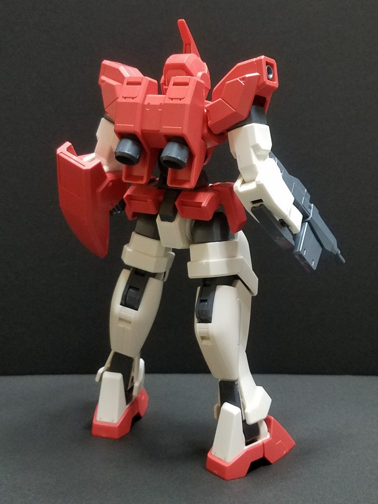 色分けはほぼ完璧。唯一足りないのはアゴの部分はいつか塗装します。