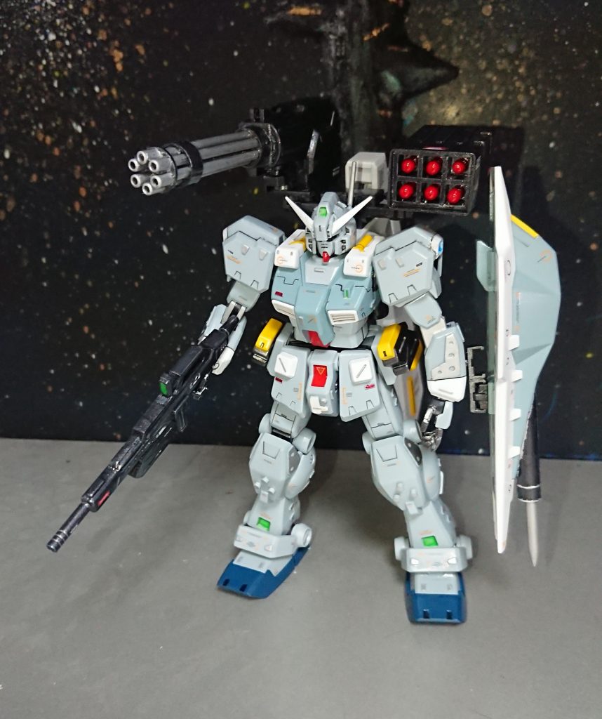 ゼットコンに参加しようと模型店を3軒はしごして、ようやく対応機体を発見したものの、AOZ・・・ヘイズル・・・ファンの方々には申し訳ないけど、わからん(^o^;)説明書とネットで大まかなストーリーと設定を見て、後は妄想でカバー!