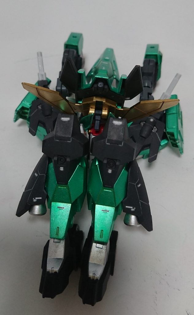 後ろから見るとこんな感じ。