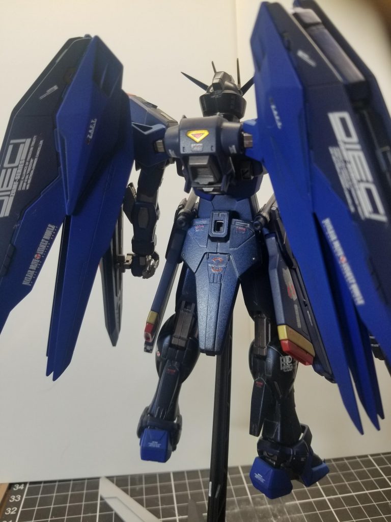 バックショット。付属のシールはそのまま使用しています。ディテールアップは本体だけで一杯一杯だったので、バックパック及びバラエーナはほんの少し手を加えただけです。