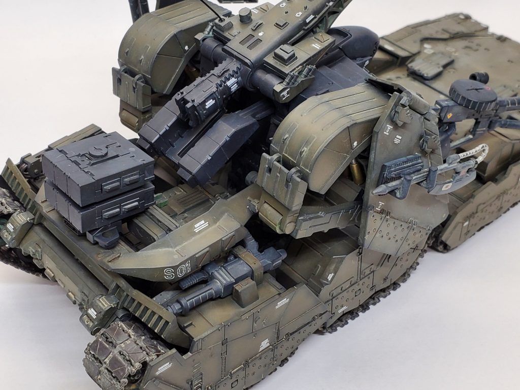 右側にヒートホーク、後部にミサイルランチャーを装備しました😁