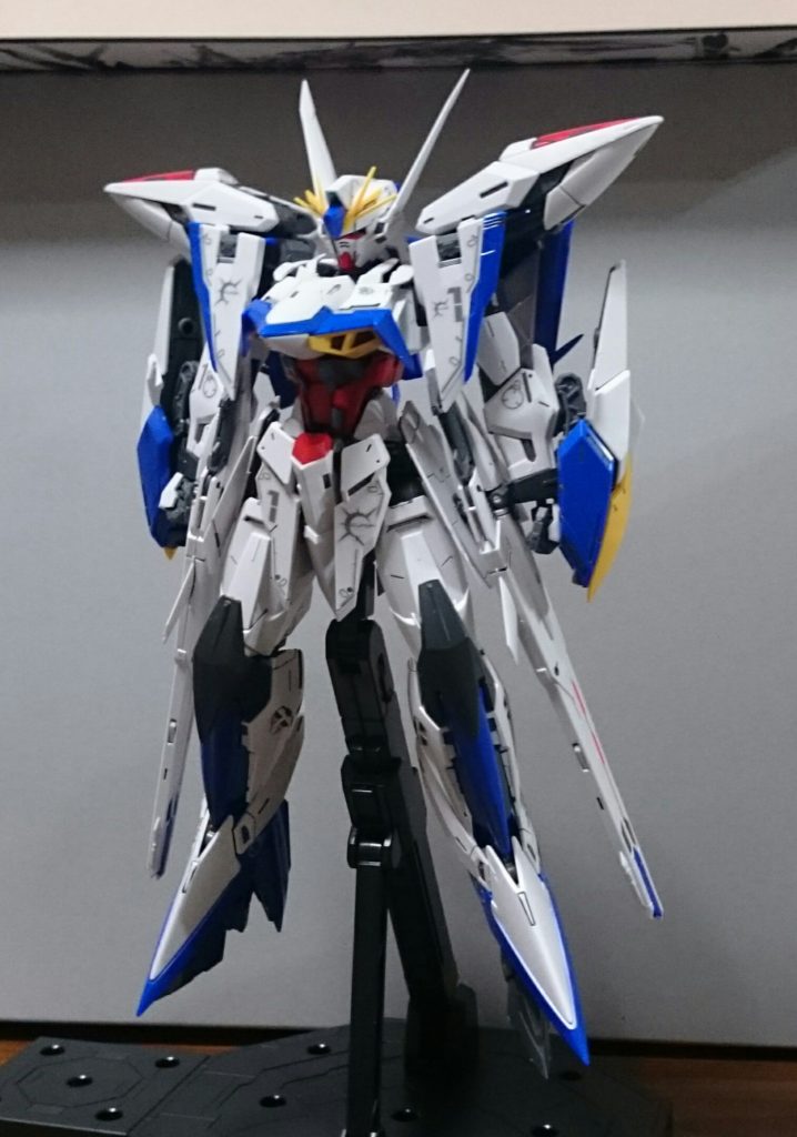 ・エクリプスガンダムフリーダムのフレーム構造を基に開発され、ミラコロ搭載、ストライカーパック・シルエットシステム・ウィザードシステム互換、さらには従来はMSではなく、戦略爆撃機として作られた……etc.とかいう、諸々バレたらオーブは終わり的な、まさに「日蝕」の名を冠するに(悪い意味で)相応しい機体っスね…マジで何やってるのオーブさん…(´・ω・`)