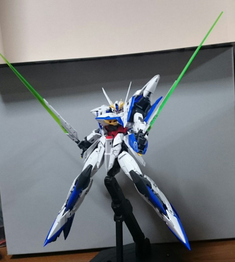 ・ビームサーベルビームライフルのグリップが分離してサーベルに