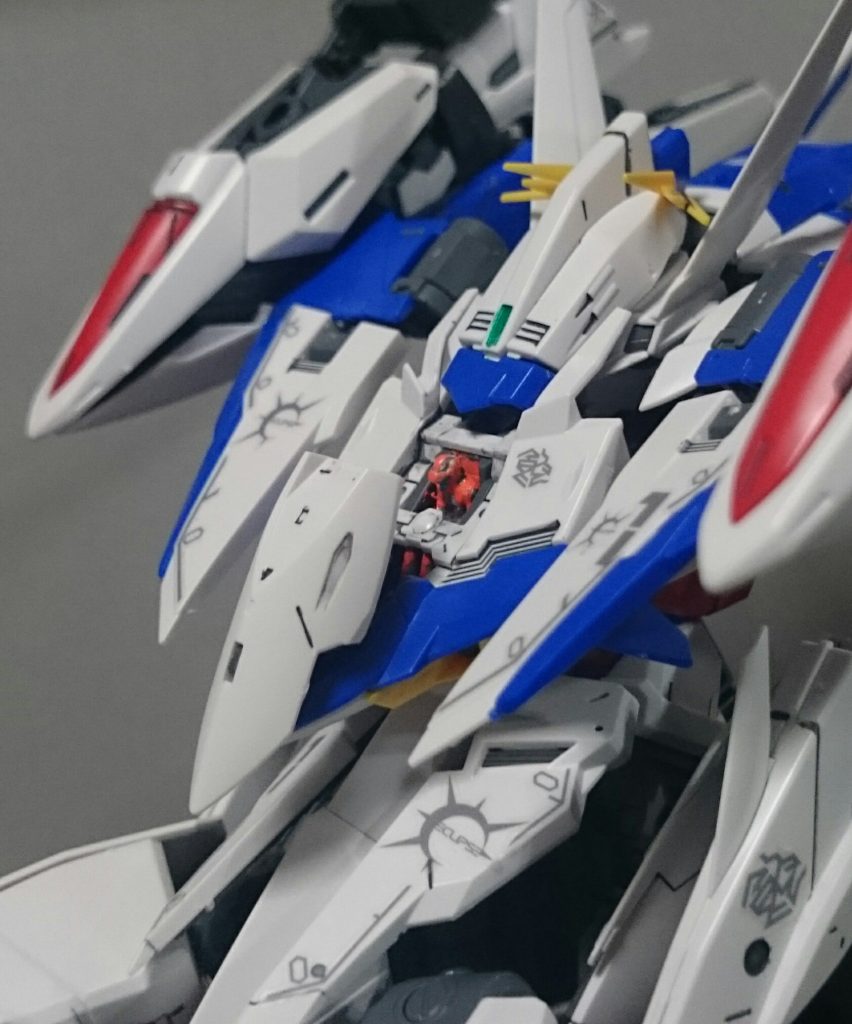 変形状態でもコクピットハッチ開閉