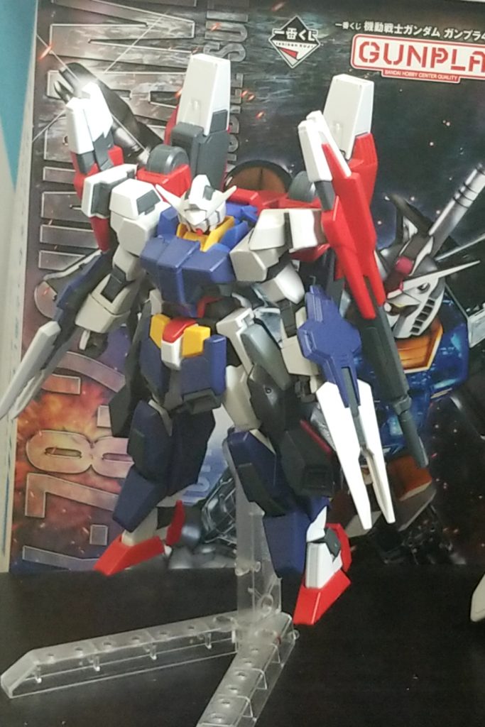 ガンダムAGE-Ⅰ フルグランサを使用肩部をAGE-Ⅱダブルバレットのものに変更グラストロランチャーの接続を逆向きにし、羽部分を切り取りサイドスカートにシナンジュスタインの脚部パーツを使用使用塗料は水性ホビーカラー筆塗りです