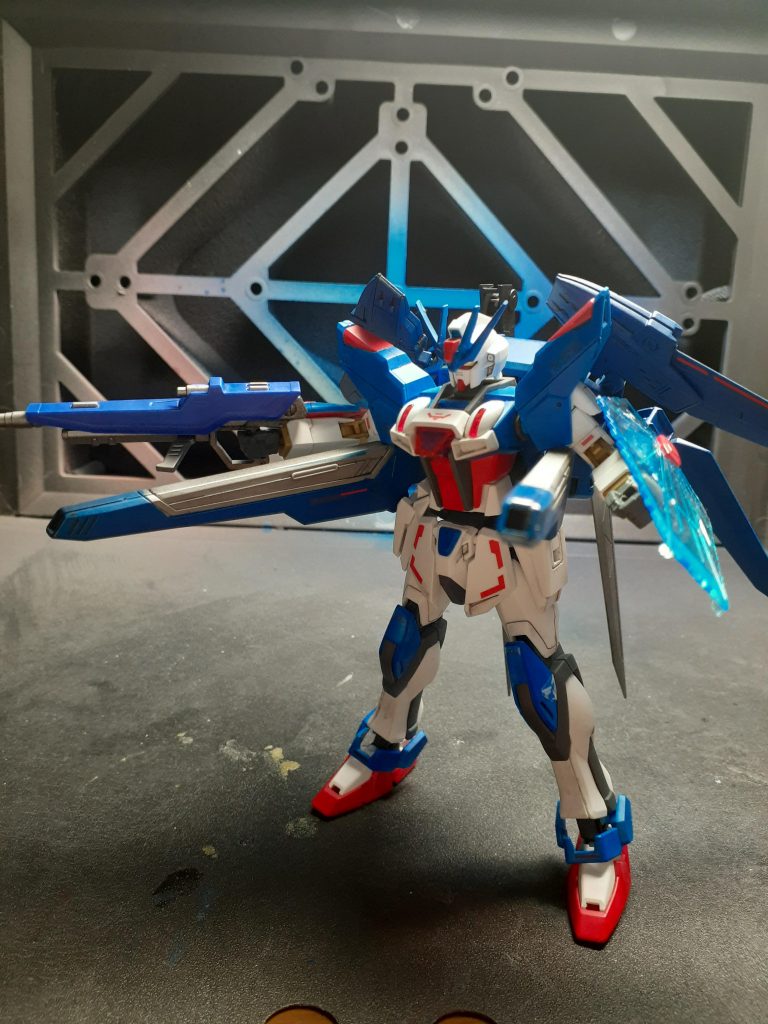 フリーダムの羽根のあれです！←この位置は約束された失敗感