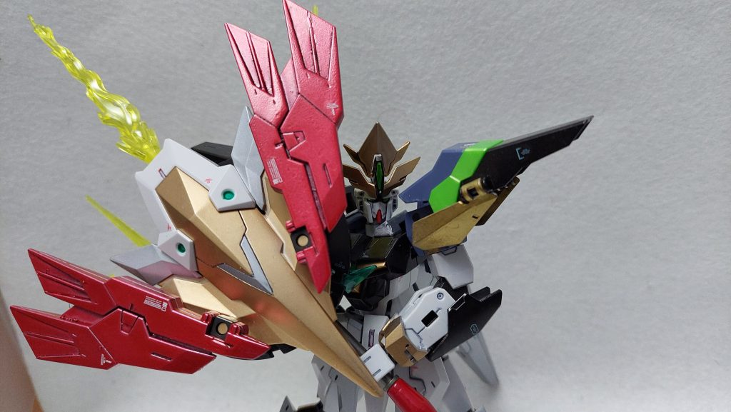 カラーレシピ本体等ゴールド部：クレオス　ゴールドor金マッキー本体等シルバー部：クレオス　シルバーor銀マッキー本体等ブラック部：クレオス　メタルブラック腰部スラスター：クレオス　光沢ブラック→シルバー→シャインシルバー→クリアーレッドショットランサーレッド部：クレオス　光沢ブラック→メタリックレッド→クリアーレッドスミ入れ：ガンダムマーカー極細グレーorブラック、エナメル塗料グレーorブラック