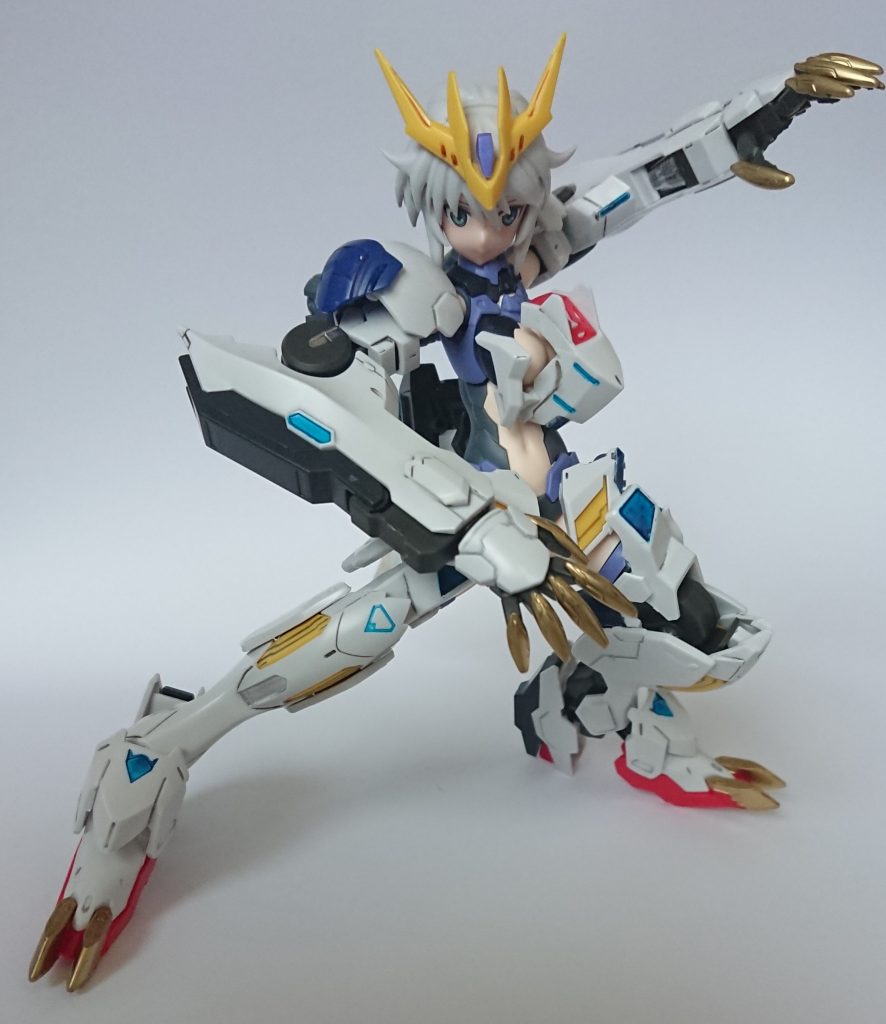 リシェッタの可動域とガンダムフレームの可動域がそのまま使えますので、ポージングもストレス無く楽々です。