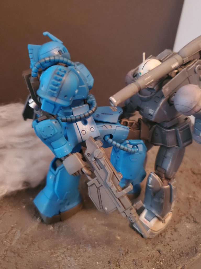 前のカットの膝蹴りです。