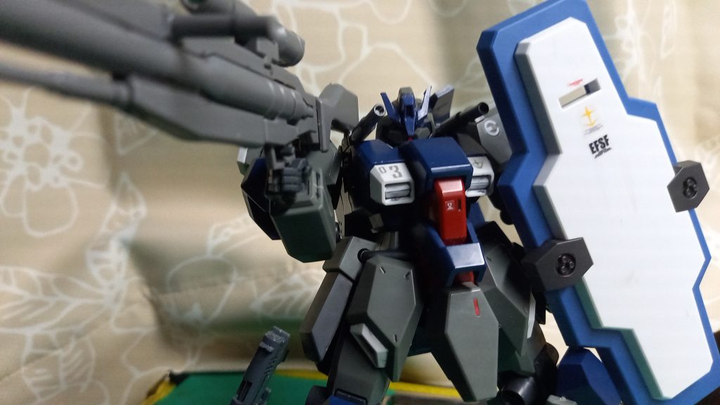 ・遠距離戦闘支援スタイル基本的な戦闘スタイルは初手はビームキャノンで遠距離から射撃をし、味方を援護しながら味方の前線を上げる。ビームキャノンの砲身が限界を迎え次第、近距離戦に変更。