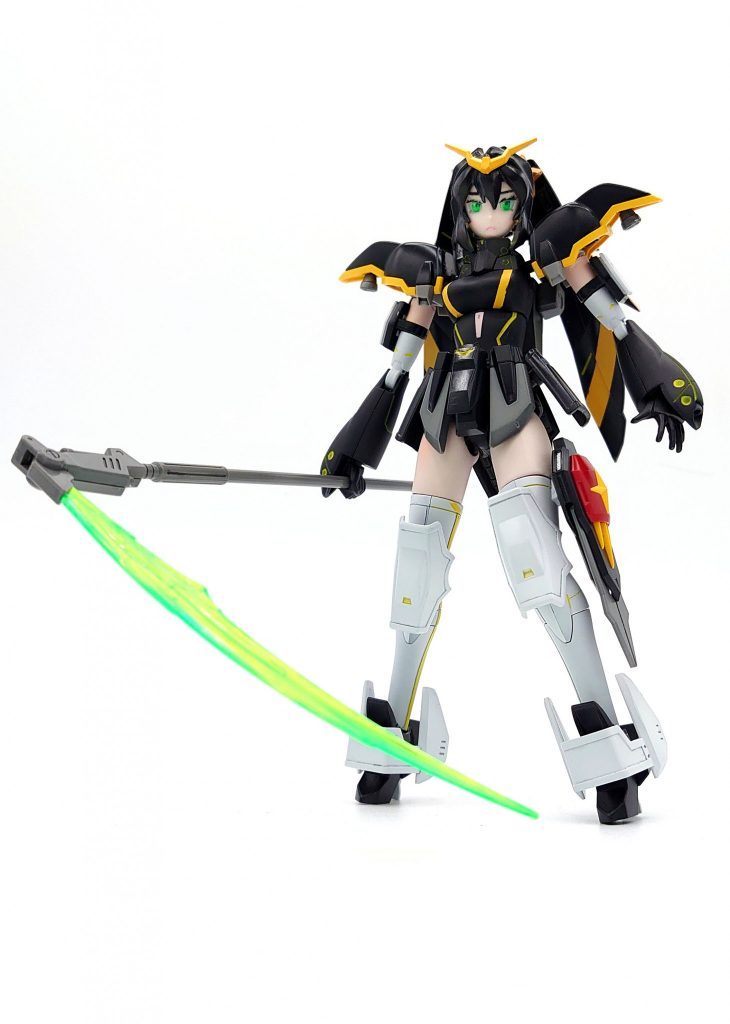 【塗料レシピ】白部:白サフ+シルバーサフ混合→クレオス クールホワイト+ガイア ニュートラルグレー2黒部:シルバーサフ→クレオス 濡れ烏グレー部:シルバーサフ→ガイア ニュートラルグレー2+濃いめのグレー(名前忘れた)黄色(装甲):ピンクサフ→クレオス キアライエロー黄色(スミ入れ):タミヤ イエロー(エナメル)+ガイア 蛍光イエロー(エナメル)肌色部:ピンクサフ→クレオス キャラクターフレッシュ1眼、ビーム刃:クレオス 蛍光グリーンデスサイズの装甲+髪の毛は艶あり、それ以外は艶消しを吹いてます。