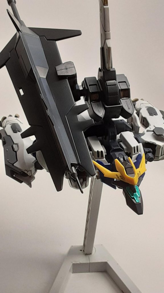 アーマーの接続ジョイントパーツを使用しているので腕部以外そのまま装着する事ができます。