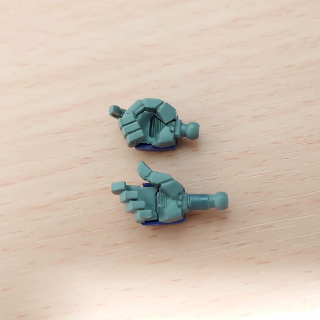 手首軸はこれくらい延長しました(上：延長前  下：延長後)