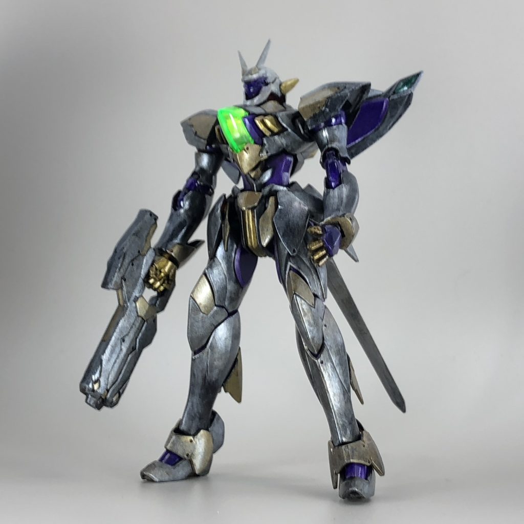 下地にはターナーの「U-35アクリリックス」シリーズに含まれる「ブラックジェッソ」を使用。真っ黒クロスケにしてからの……