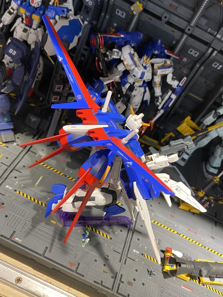 トールストライクガンダムグリッター–4枚目/制作者：@littlewhiteyeun