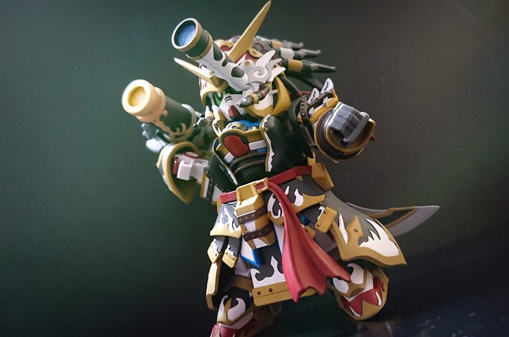 アンテナ、望遠鏡の羽っぽい仮面部分、肩のナイフ、バディナージ(剣)を削ってシャープ化