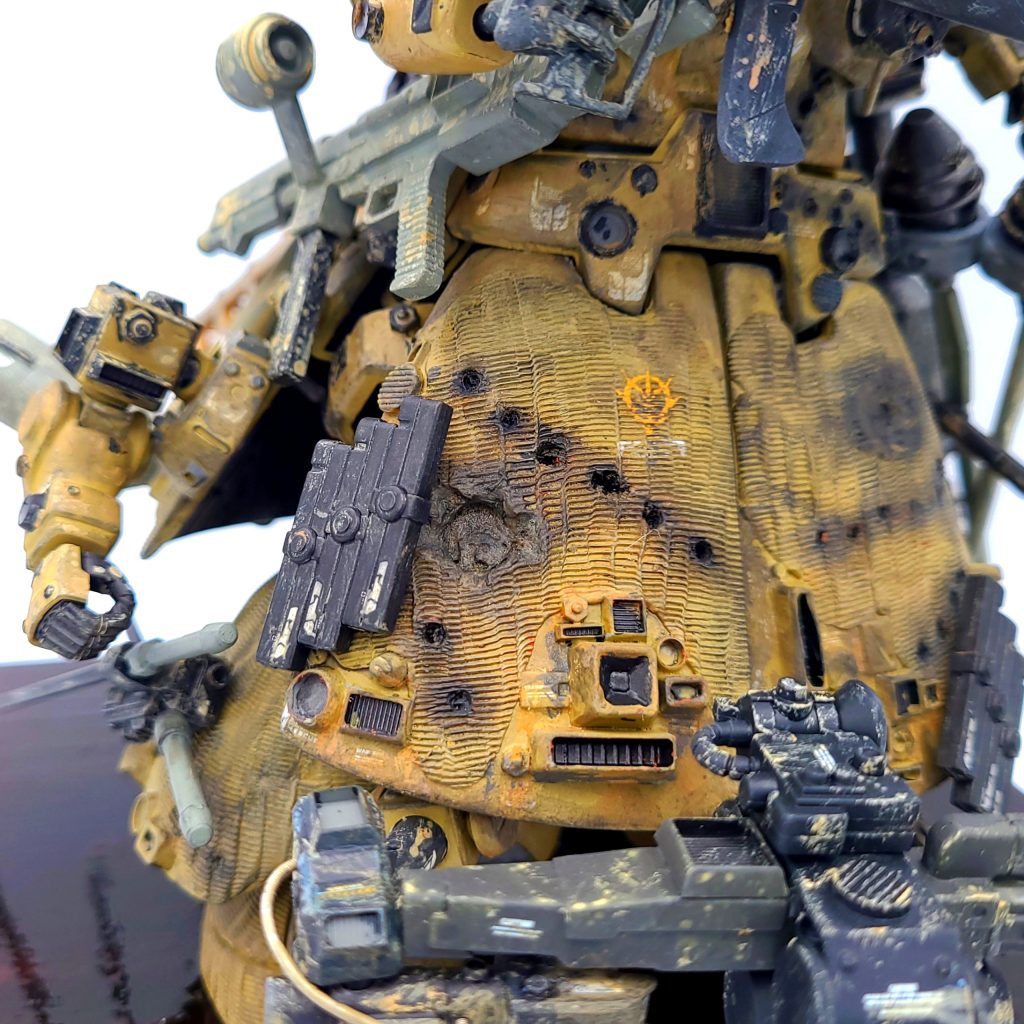 マシンガンやバズーカによる弾痕やウェザリング表現にも力を入れています。