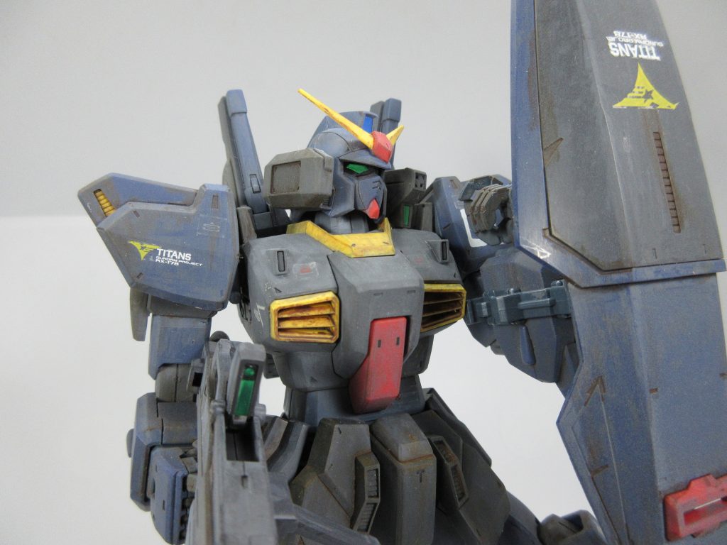 ビームライフル持たせました。