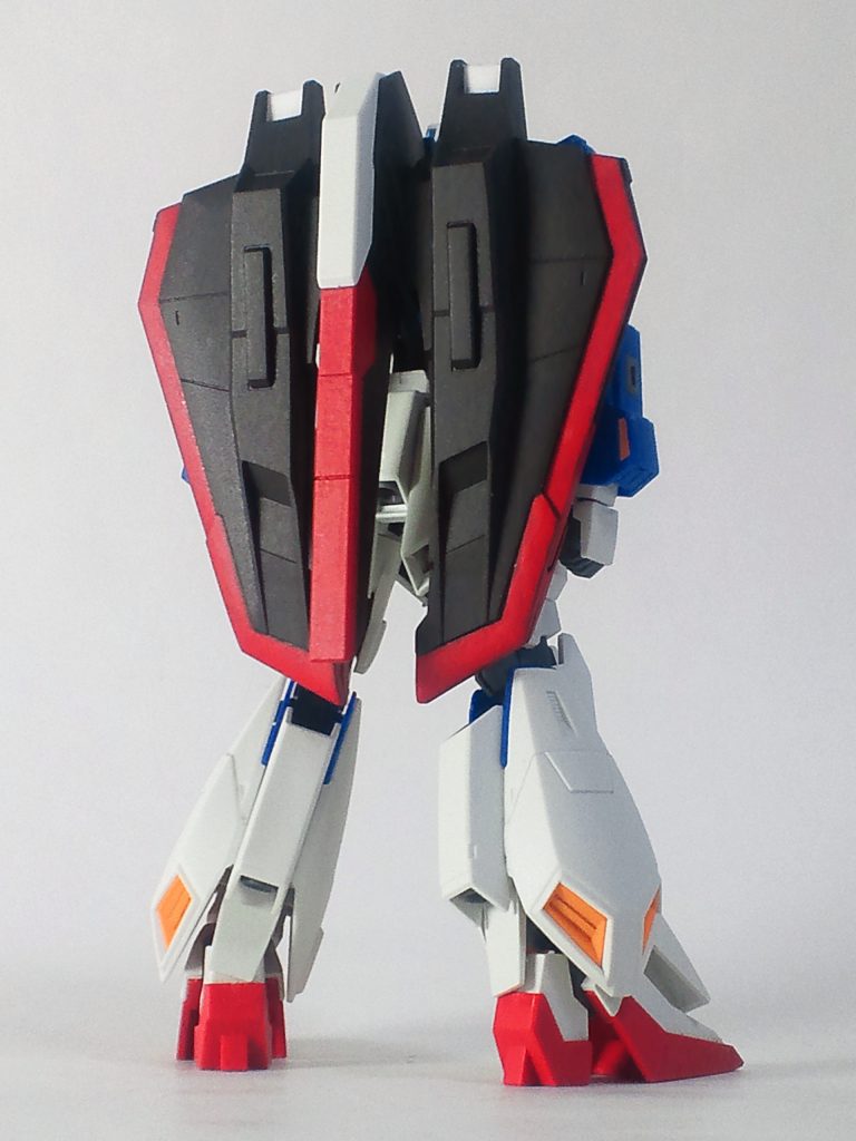 テールスタビレーターはライトニングゼータ。フライングアーマーはゼータガンダムで、ライトニングゼータの胴体へ強引に接続させています。