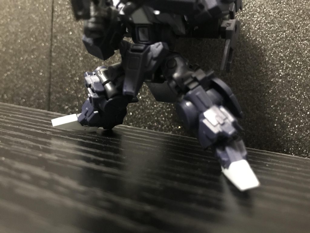 初めに、足のパーツ切りました!何やってんだよ!許してください…