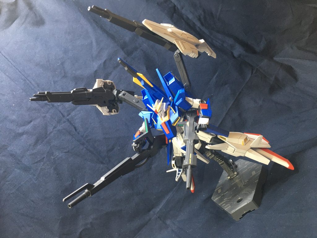 ビームライフルのマウントには3ミリ軸を追加しただけなので手持ち使用も可能。