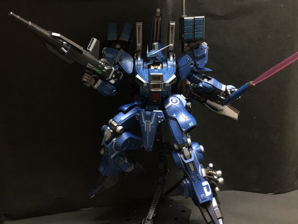 最後の一枚は、箱画再現(少々違いますが…)。全モビルスーツの中で一番好きな機体かつ、G GENERATION-ZEROで知ってからプラモデルでの立体化まで22年待ちに待った「ガンダムMk-Ⅴ」。製作する時間が楽しくて、完成までの47日間があっという間でした。Mk-Ⅴをプラモデル化してくれたバンダイさんに感謝です。最後になりましたがこの拙い文章を最後まで読んでくれた方に心より感謝を申し上げます。ありがとうございました!