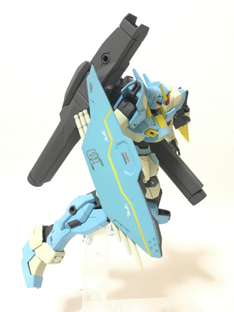 塗装はエアブラシで行っています。機体名称のクリームソーダは言わずもがな本体の色味からとりました。ホワイトは水色とのバランス取るために暖色よりにしましたが、夏っぽい爽やかな印象になっていれば良いなと思います。