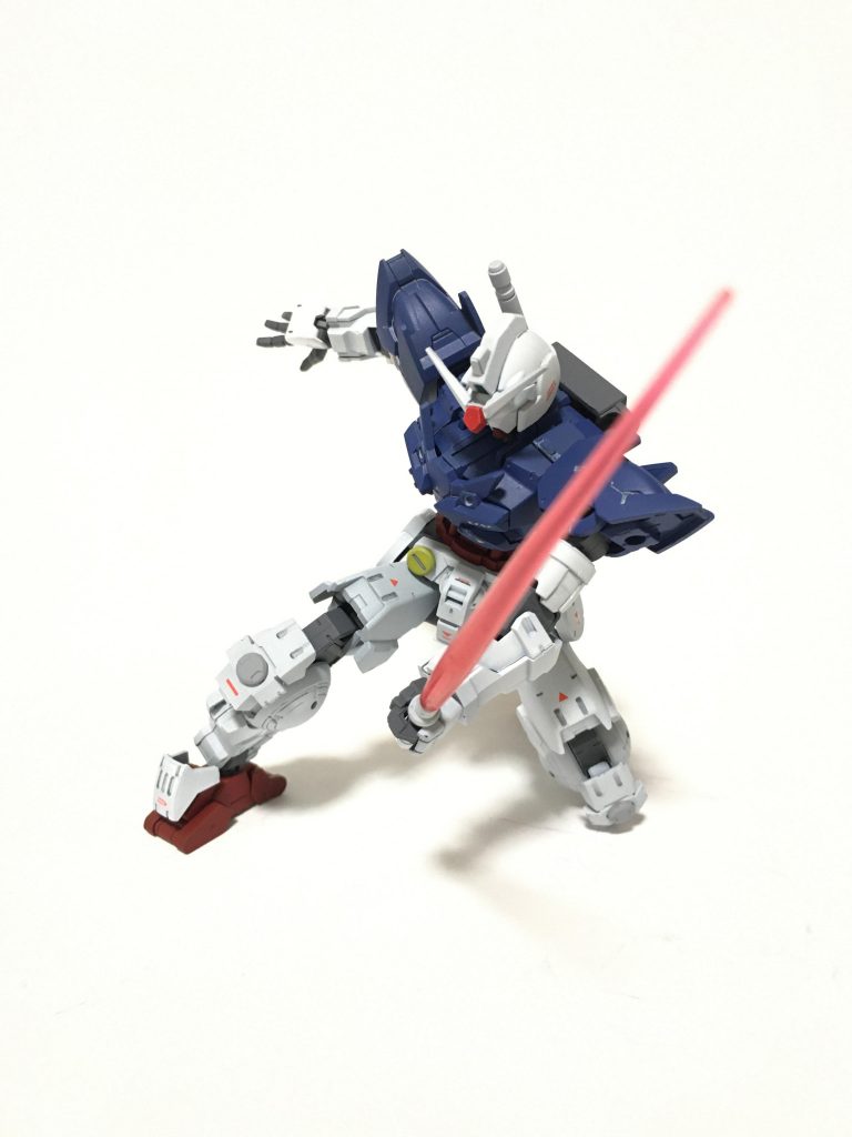 ガンダムっぽいポーズ。ポルタノヴァ、膝立ちも難なく出来るし凄くよく動いて、良いキットだと思います。