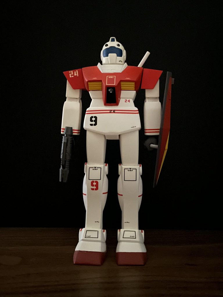 キットを無改造でそのまま作りました。関節はユルユルなのでこのポーズのみです。