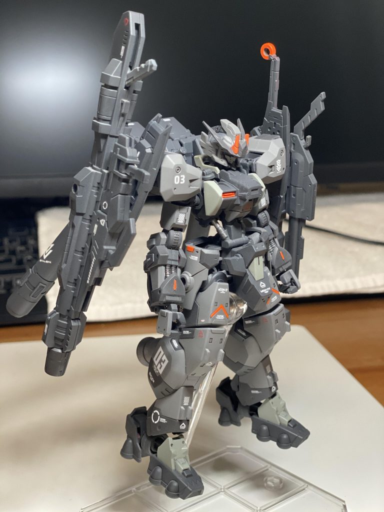 アスタロトオリジンの特徴的な肩のアーマを変更、武装をマウント出来るようにしました