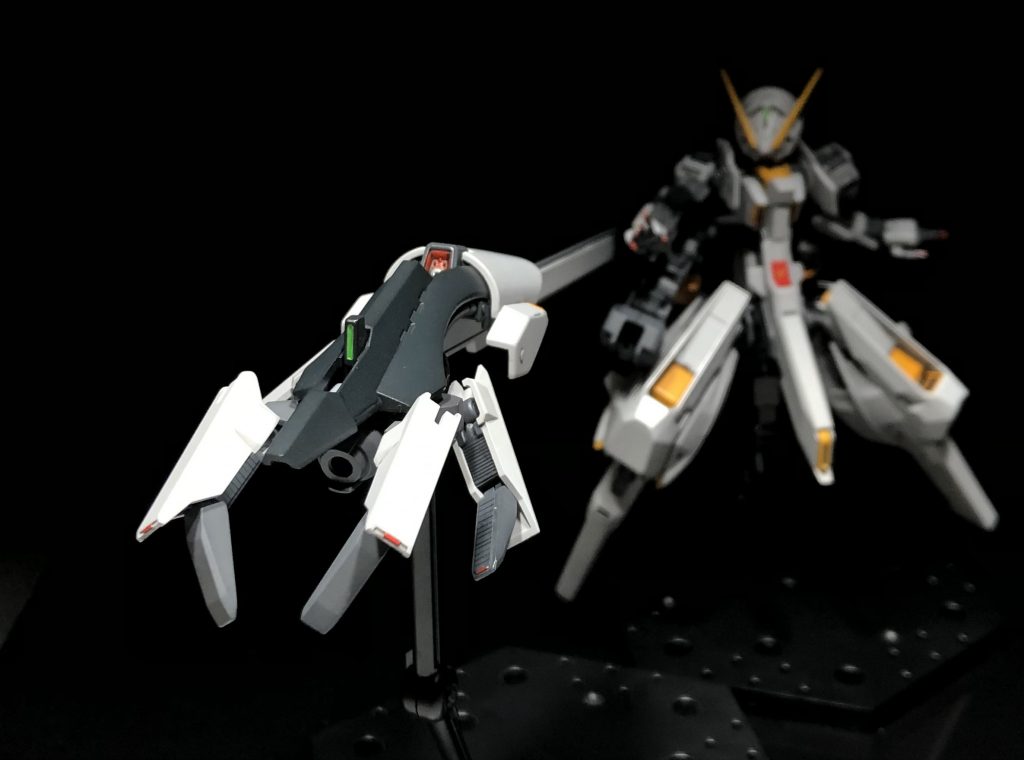 コンポジットシールドブースターも完全変形でクローモードにできます。