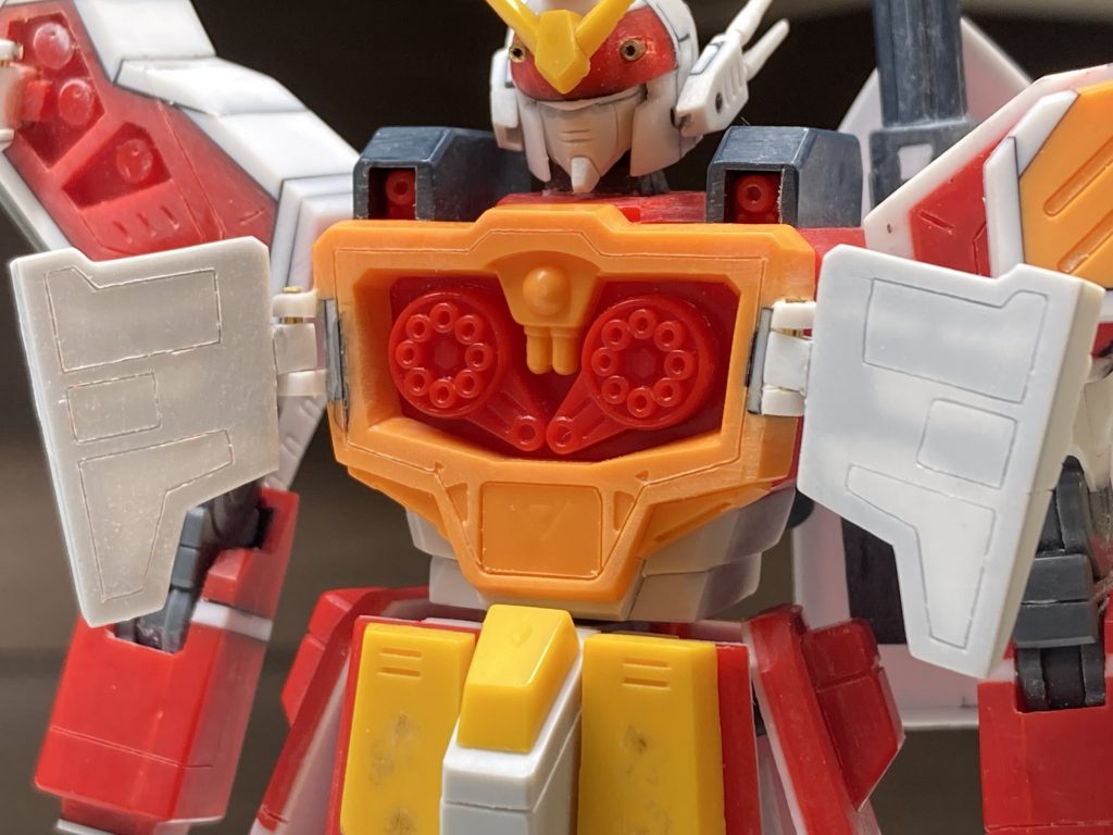 ポイントはハッチのヒンジを自作しました。