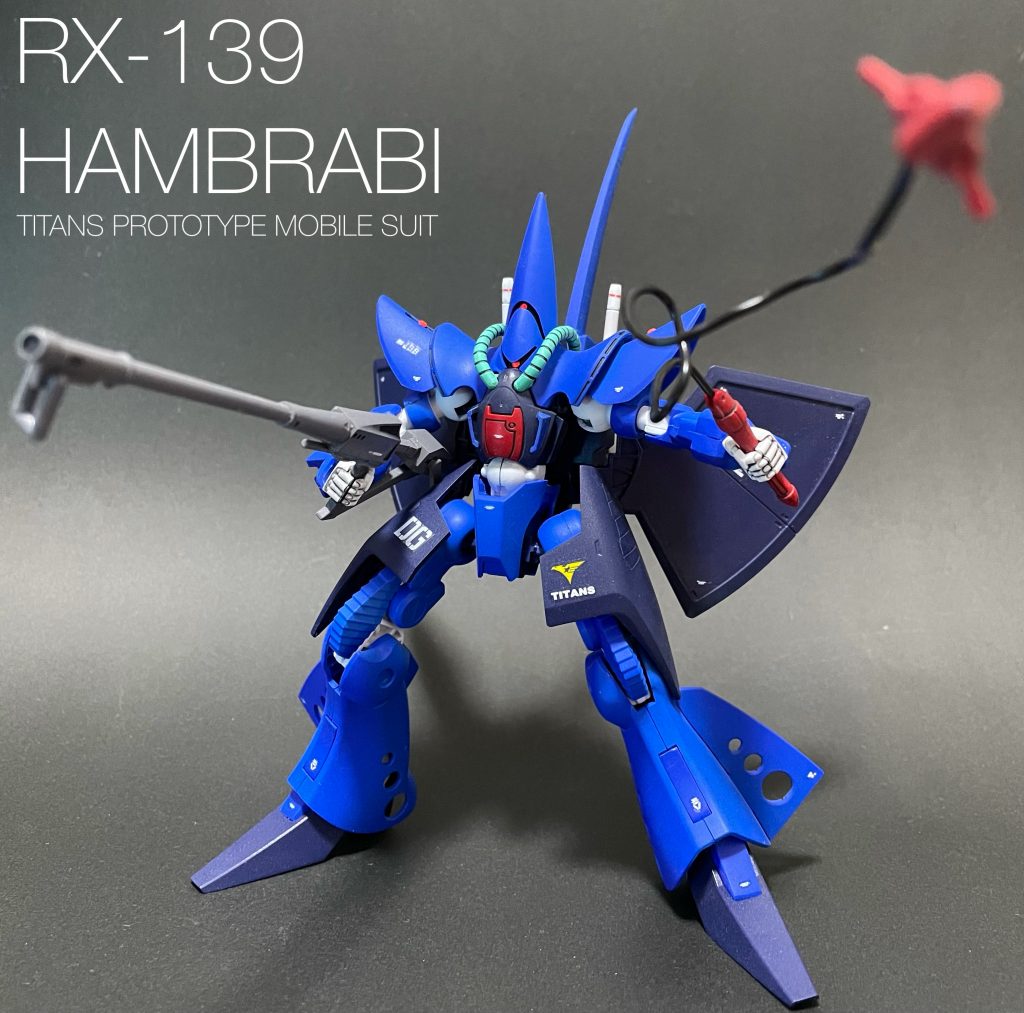 放送の企画時にはメタスの位置付けのラフ案デザインがこのハンブラビだったそうですが…(眼が多数だからメタスというネーミングが現場のカオス感を物語っていますが)、カミーユやエマさんについでこの極悪デザインのMSにファが乗ってアーガマから発進する違和感を感じて見たかった(笑)