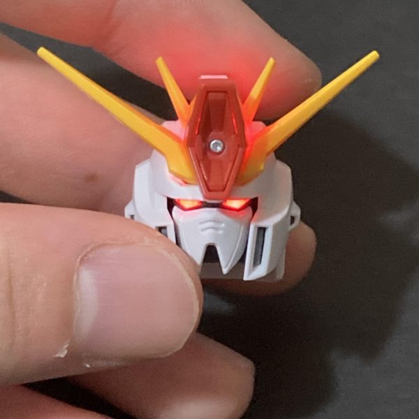 MGダブルゼータガンダムをモデルとして自作ガンプラを作るにあたって、設計図を手描きでざっと制作してみました。目の部分はLEDで赤く光らせます。ガンダムの名前は【ガンダム Xc. 】（エクシード）ですかね！（2枚目）