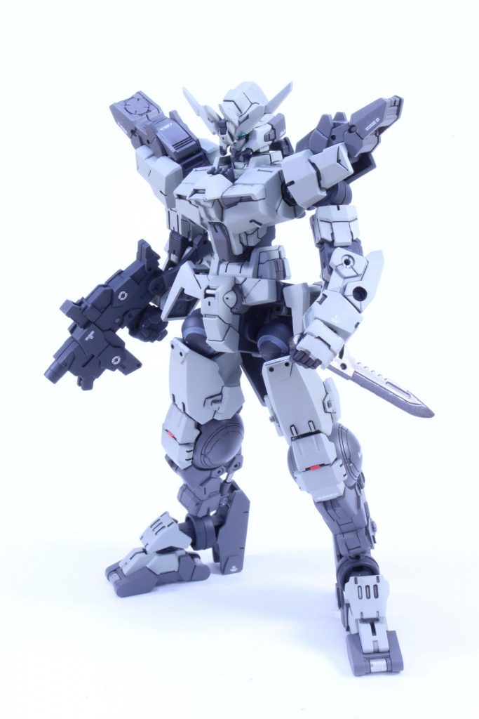 〜撮り直し画像〜メインウェポン使い切ったら、背負っていたマシンガンに持ち替えて軽装モードです。