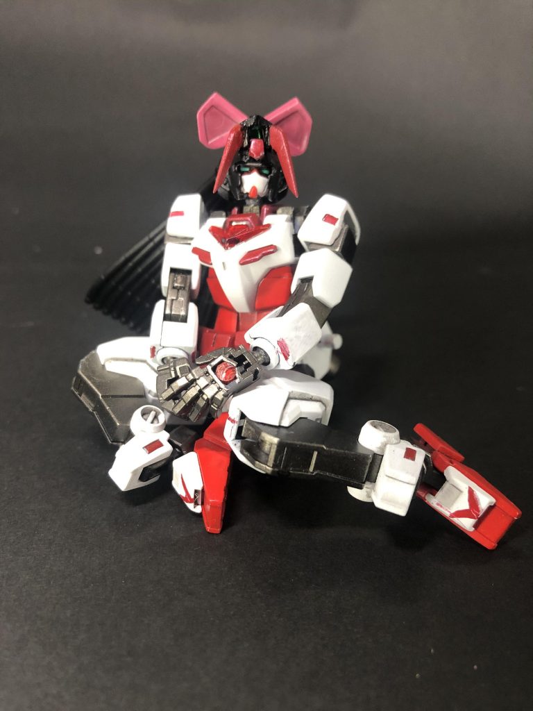 最後は可愛らしいポーズで〆!まずはコアガンダム・レッカでした。ここまでご覧いただきありがとうございました!ちょっといつもと違う感じでしたが、いかがだったでしょうか?私個人の感想としては、女の子型を作ってみた事で、ガルプラを楽しんでる方々の気持ちが少し分かった様な気がしました。なんか可愛らしく見えてくるんだよなぁ…。まずい、沼が近づいている…。次回、途中で写り込んだレッカのMA達をご紹介します。乞うご期待!(・∀・)ノシ