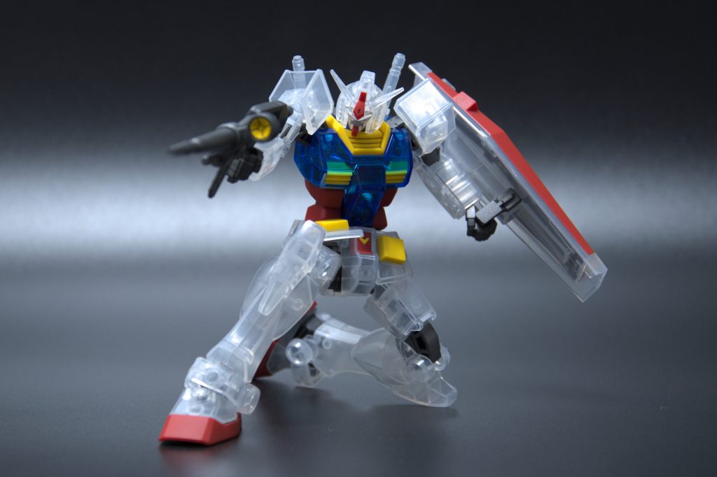 ビームライフルのセンサー部の塗分けが綺麗にできたのが地味に嬉しい。もとはグレーのワンパーツです。