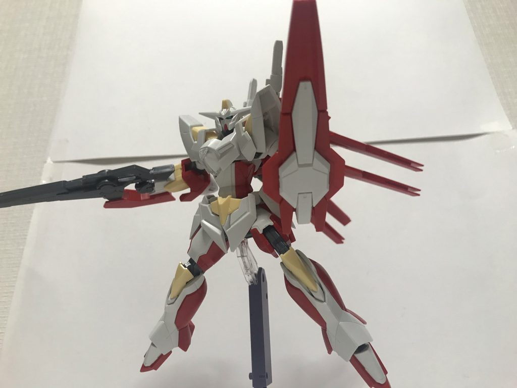 シールドにはファングが付いてる設定ですが、流石に脱着は不可能です…ですが展開は出来ます