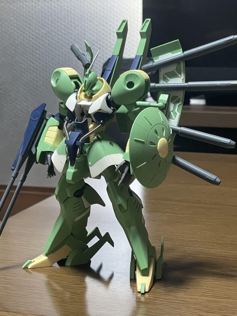 他にも肘やバックパック、胸など動かせるように