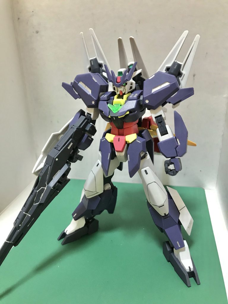 オマケ②コアガンダムにウラヌスアーマーを装備胸部が黒に変わったことで落ち着いた色合いにまとまりました個人的にはユーラヴェンガンダムはこの色が好きかも