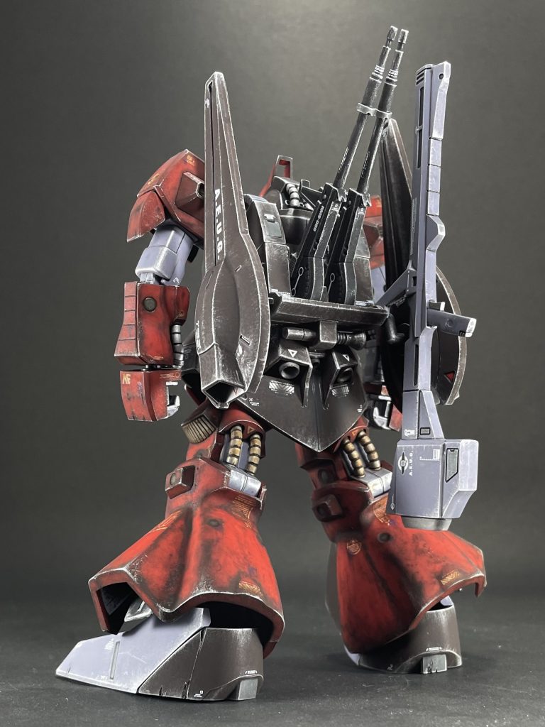 後ろからです。リックディアスの後ろ側は独特でカッコいいです。