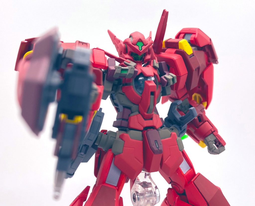 フォンらしく見下すようなライフルの構え