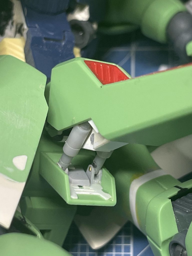 ディテ追加。可動入れて遊びました