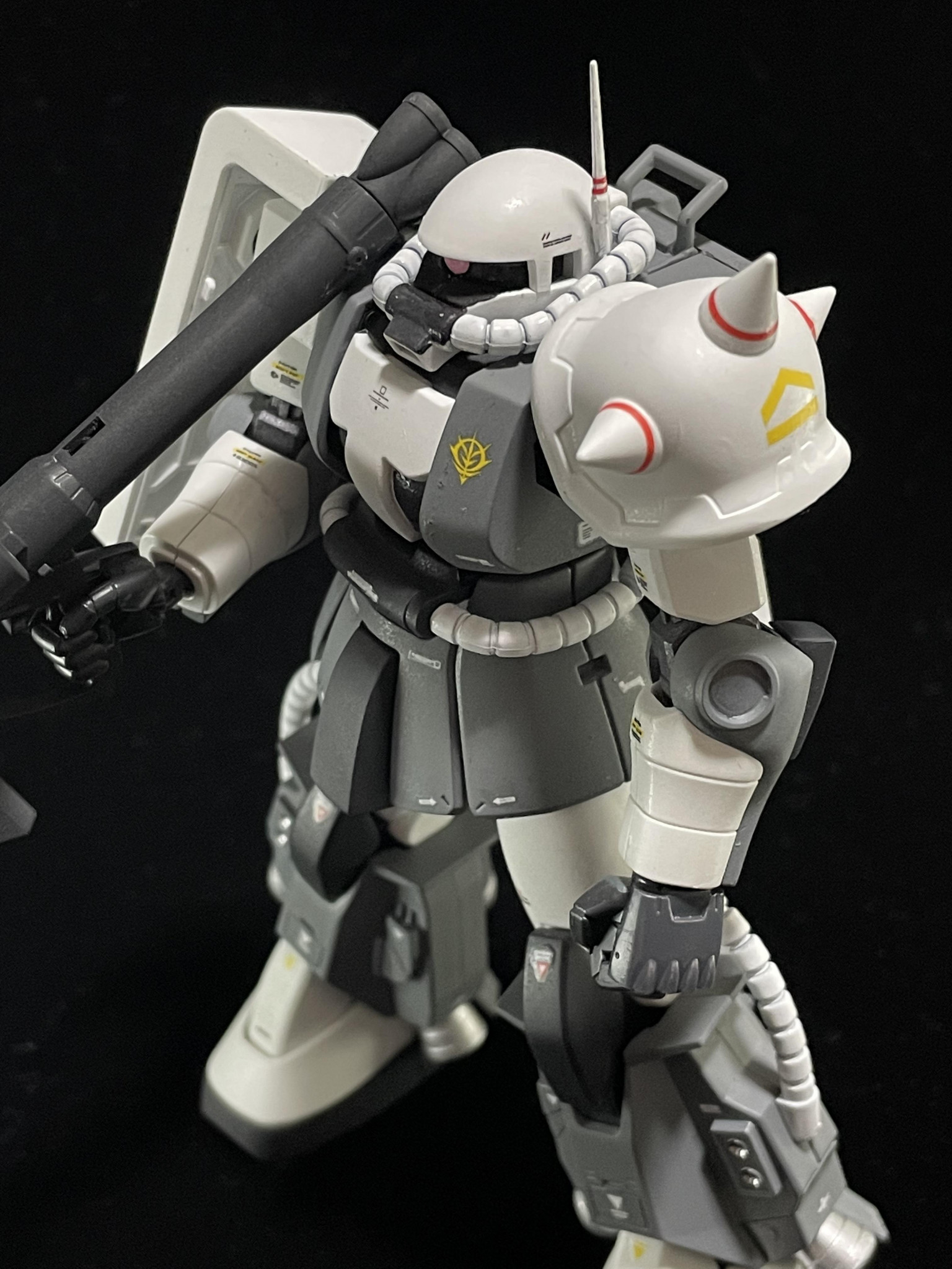 エリック・マンスフィールド専用ザクII｜がらいさんのガンプラ作品