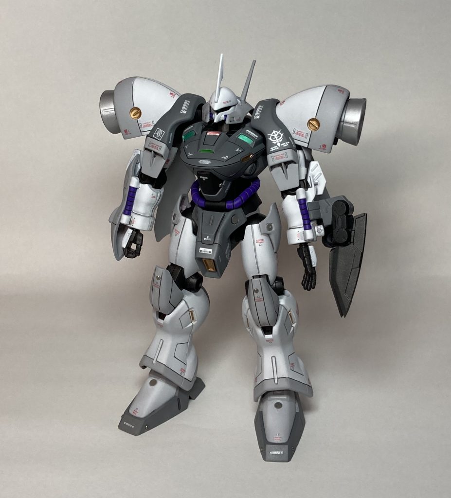 カラーリングはいつもの好きなカラーです。各所スジボリやメタルパーツ 、デカールで情報量を増やすよう努力しました。