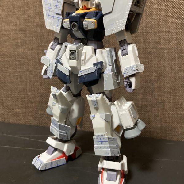 ガンダムmk-Ⅱ改造進捗。追加アーマーを作成しています。形になってきたので、もう少しデコったら、バックパックを整えていきたいです。（1枚目）