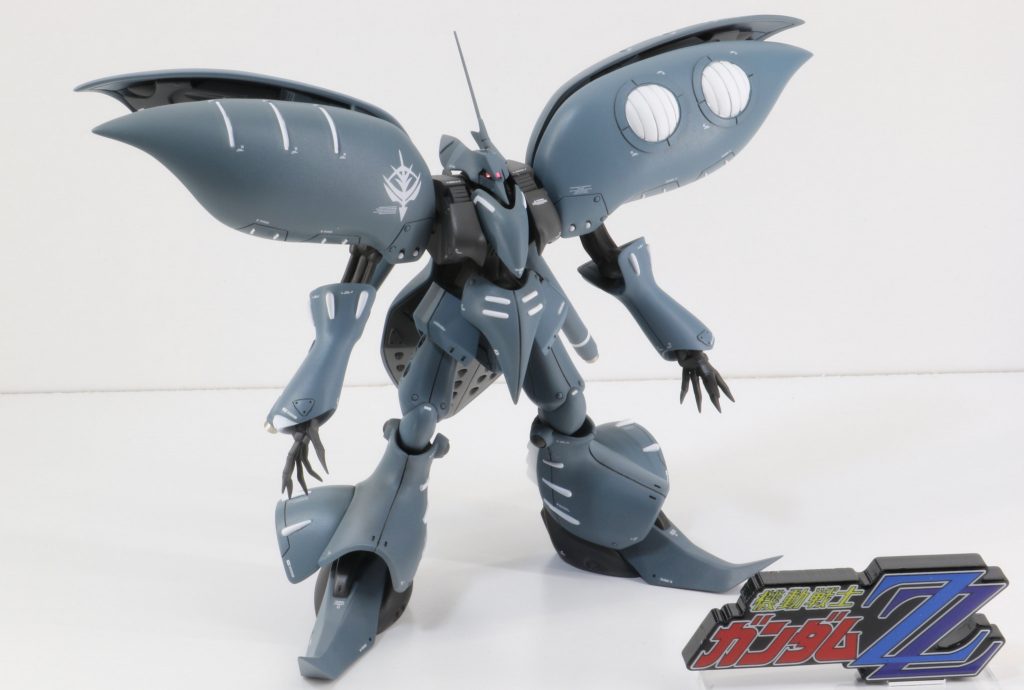 バインダー内部ですがスカスカだったためHGUCキュベレイから部品を移植しています。関節は一応ポリキャップ接続なので可動はしますが現在のガンプラのように大きくは動かせません。