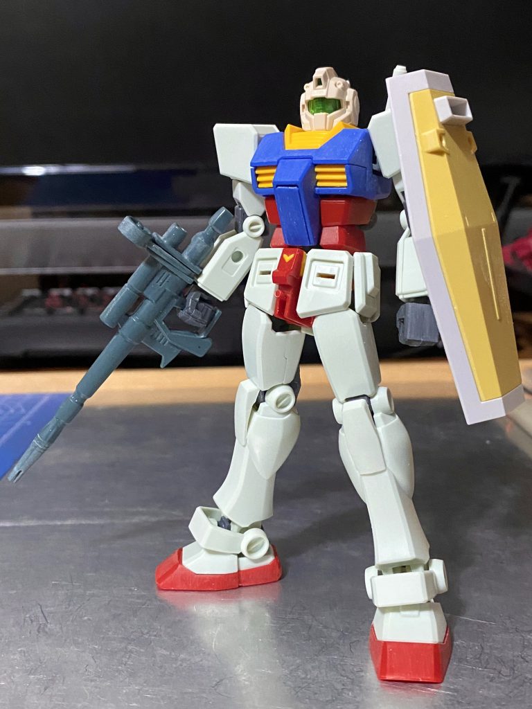 EGガンダム改造ジムシリーズの共通手順どおりにここからカットしています。