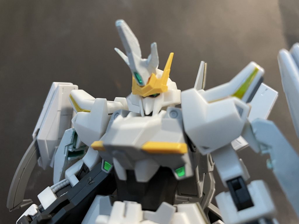 1番お気に入りの部分です。ネプテイトのヘッドユニットを装飾として使用しました。白色も相まってすごく高貴な印象になりました。